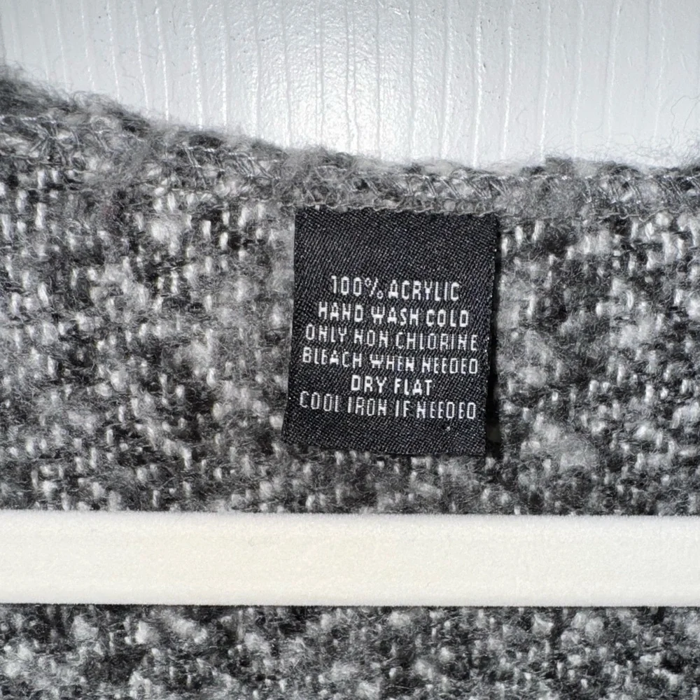 Fraas Fringed Poncho Ruana Sweater Gray White Fall Winter Travel